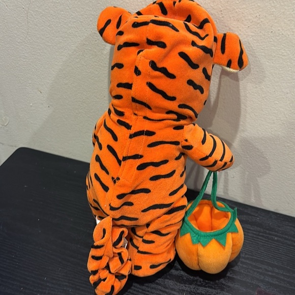 Disney Winnie the Pooh in  Tigger costume plush - Picture 3 of 4